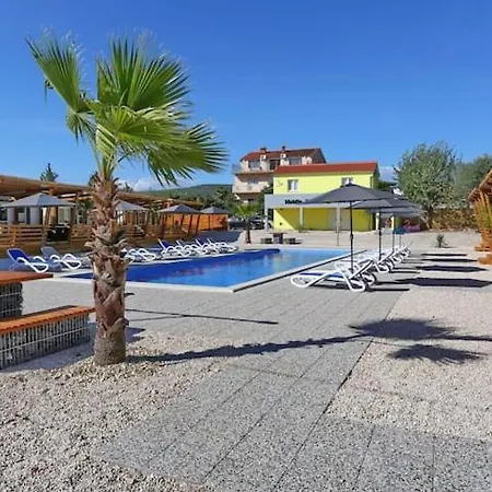 Apartment Mobile Home Turanj B&C Turanj