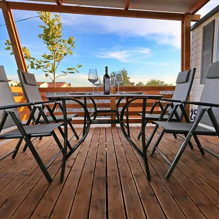 Mobile Home Turanj B&C Apartment Turanj