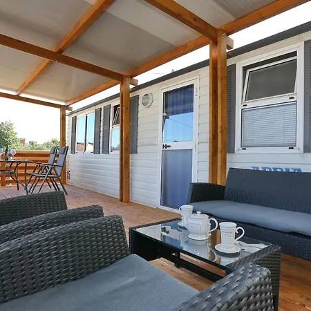 Mobile Home Turanj B&C Apartment Turanj